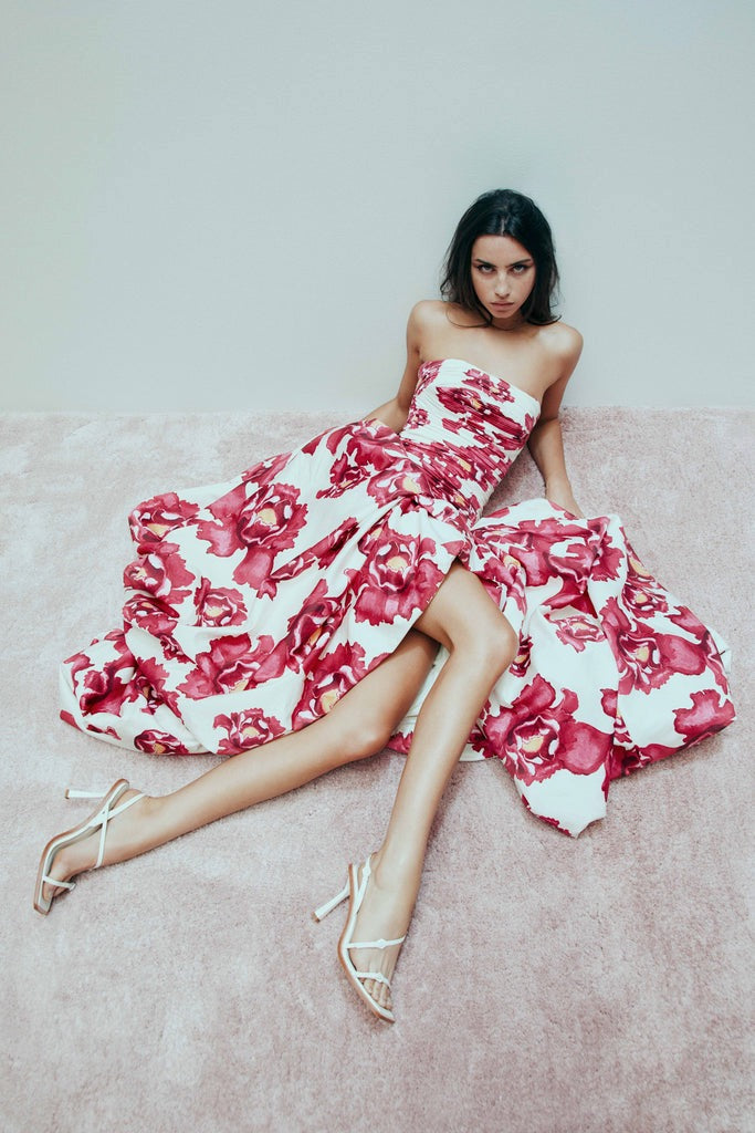 behold maxi dress New arrival alert! The new Aje Behold maxi dress in boldly blooming is now available online & instore in sizes 6-12. Spring is on its way