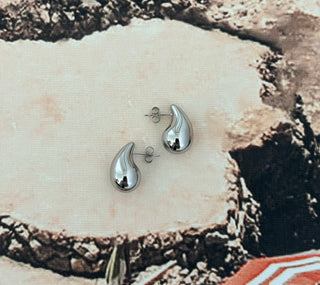 Love Her Aria Mini Teardrop Earrings - Silver