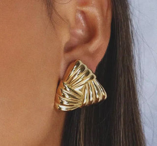 Love Her Alexandra Earrings - Gold