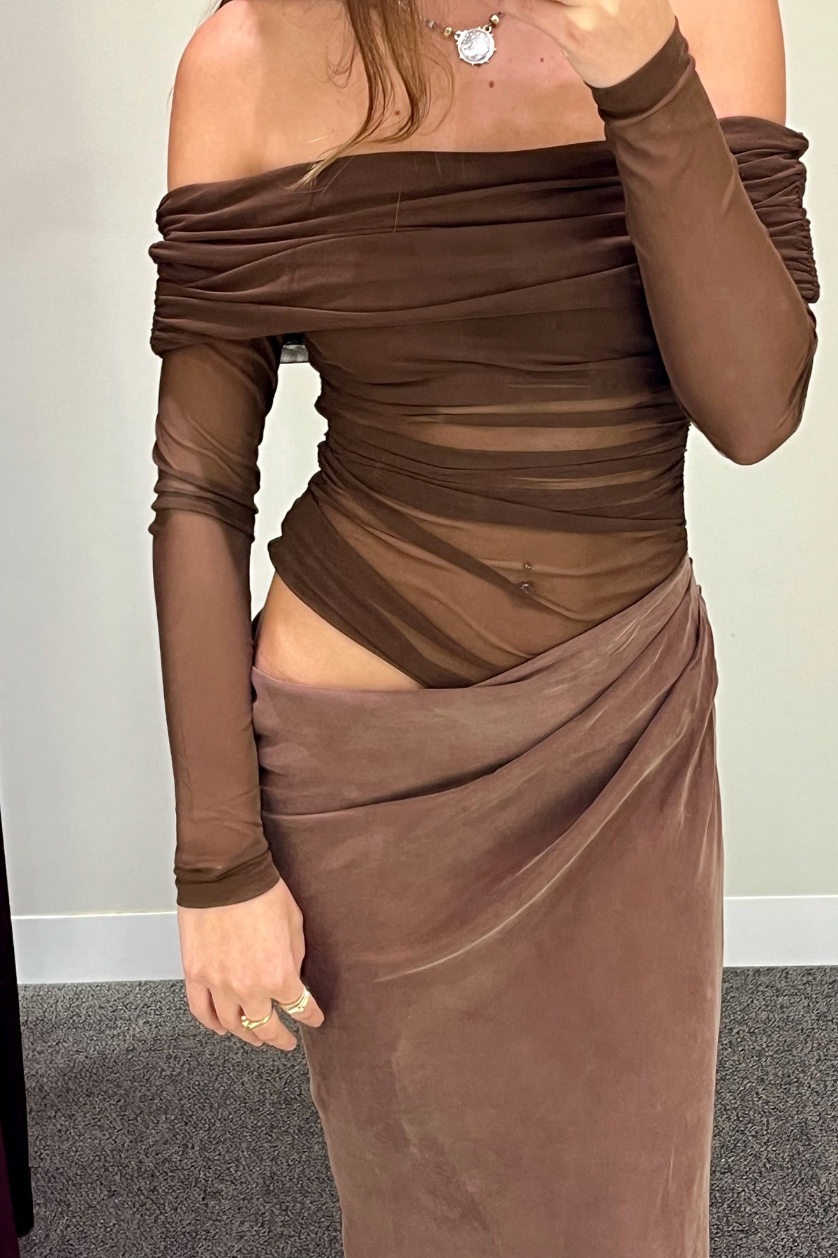 Benni Yasmin Off Shoulder Dress - Chocolate