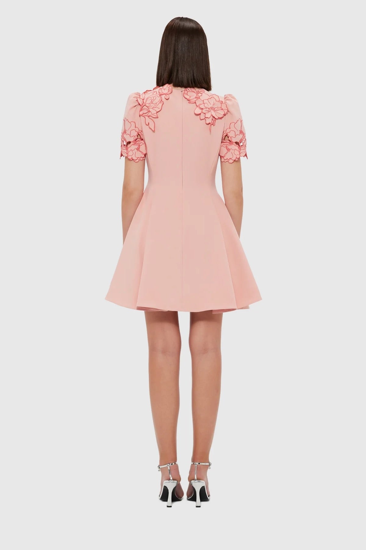 Leo Lin】Elyse Short Sleeve Mini Dress Leo Lin Elyse Appliqué Fit