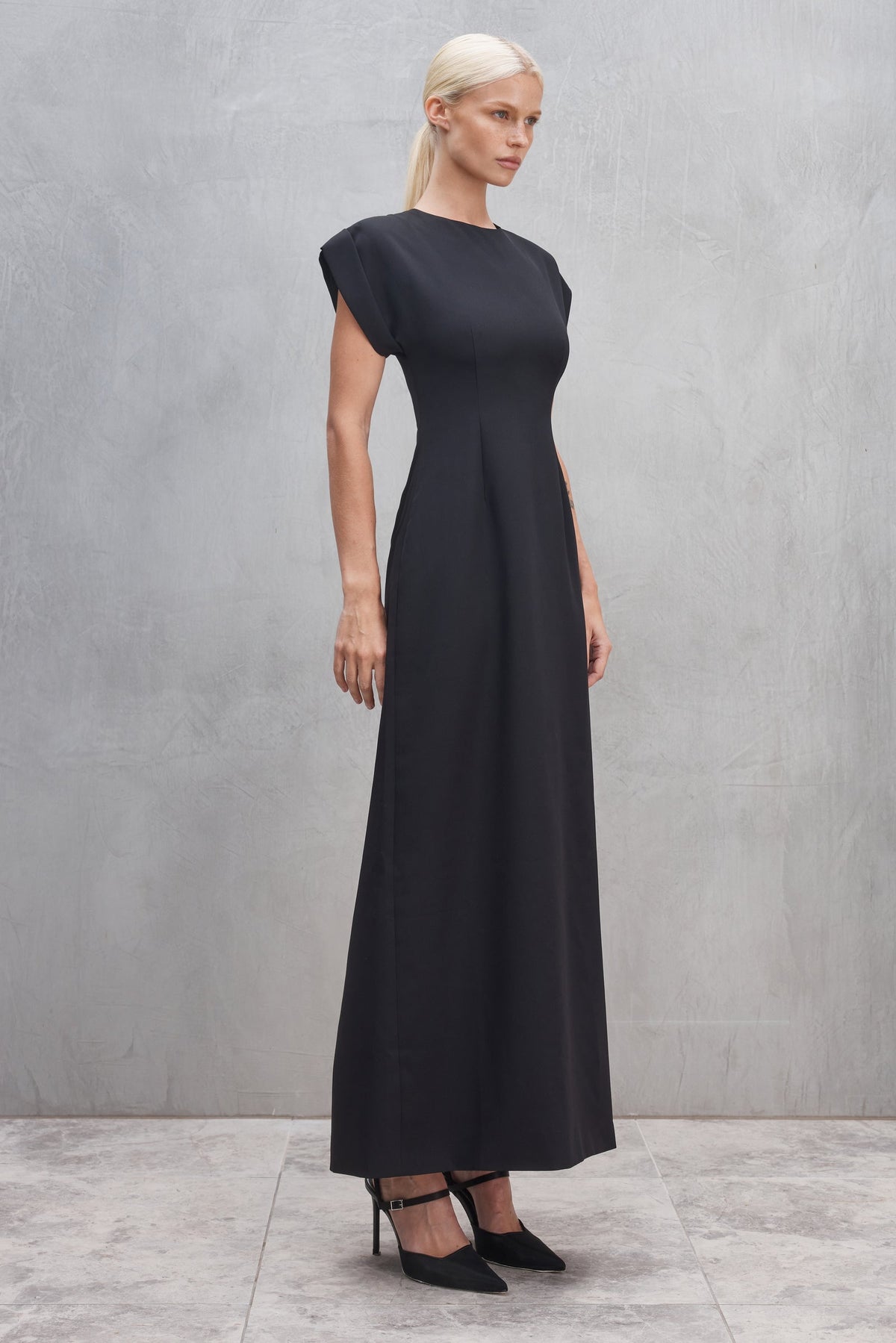 Sofia Irina Renee Maxi Dress - Black